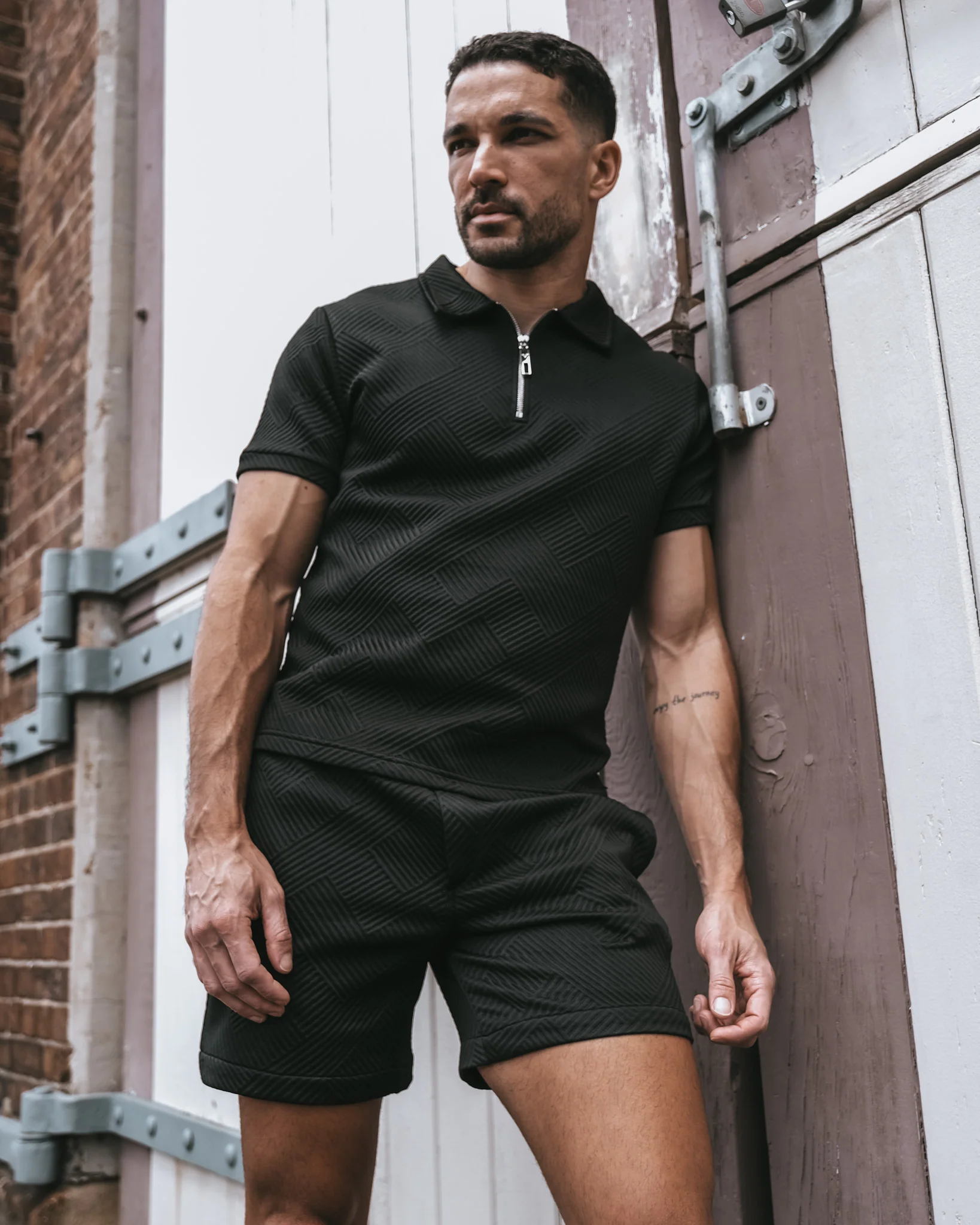 Henly Embossed Shorts 6" - Black - Image 3