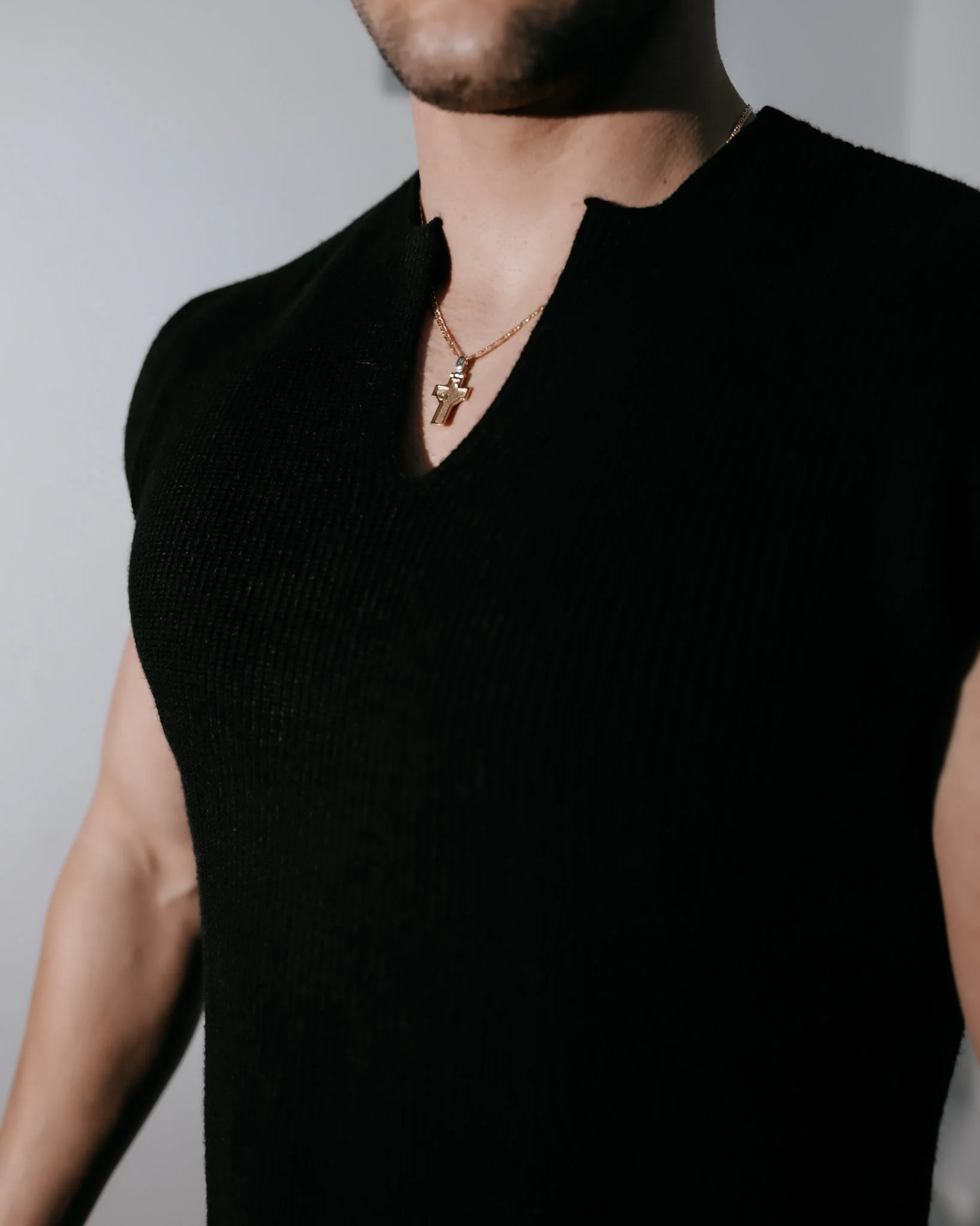 Men’s Sleeveless V-neck Knitted Vest - Black - Image 5